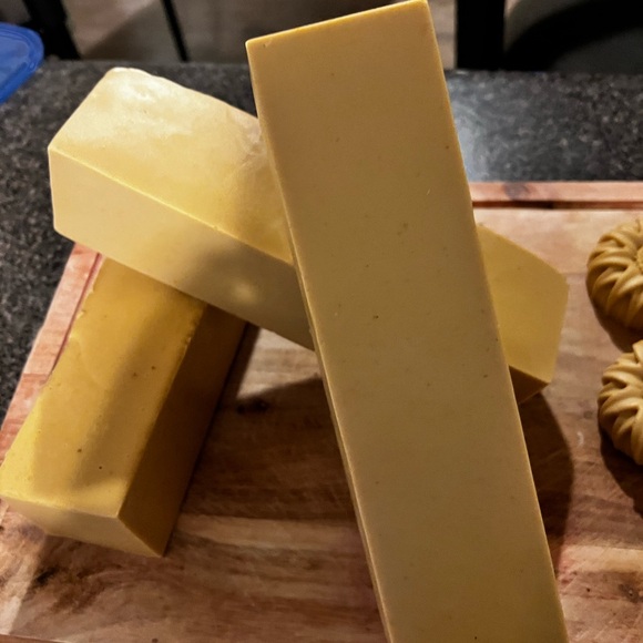 Skincare come with a bar of soap - Picture 7 of 8